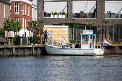 Rondvaartpont Sluuspoort 1